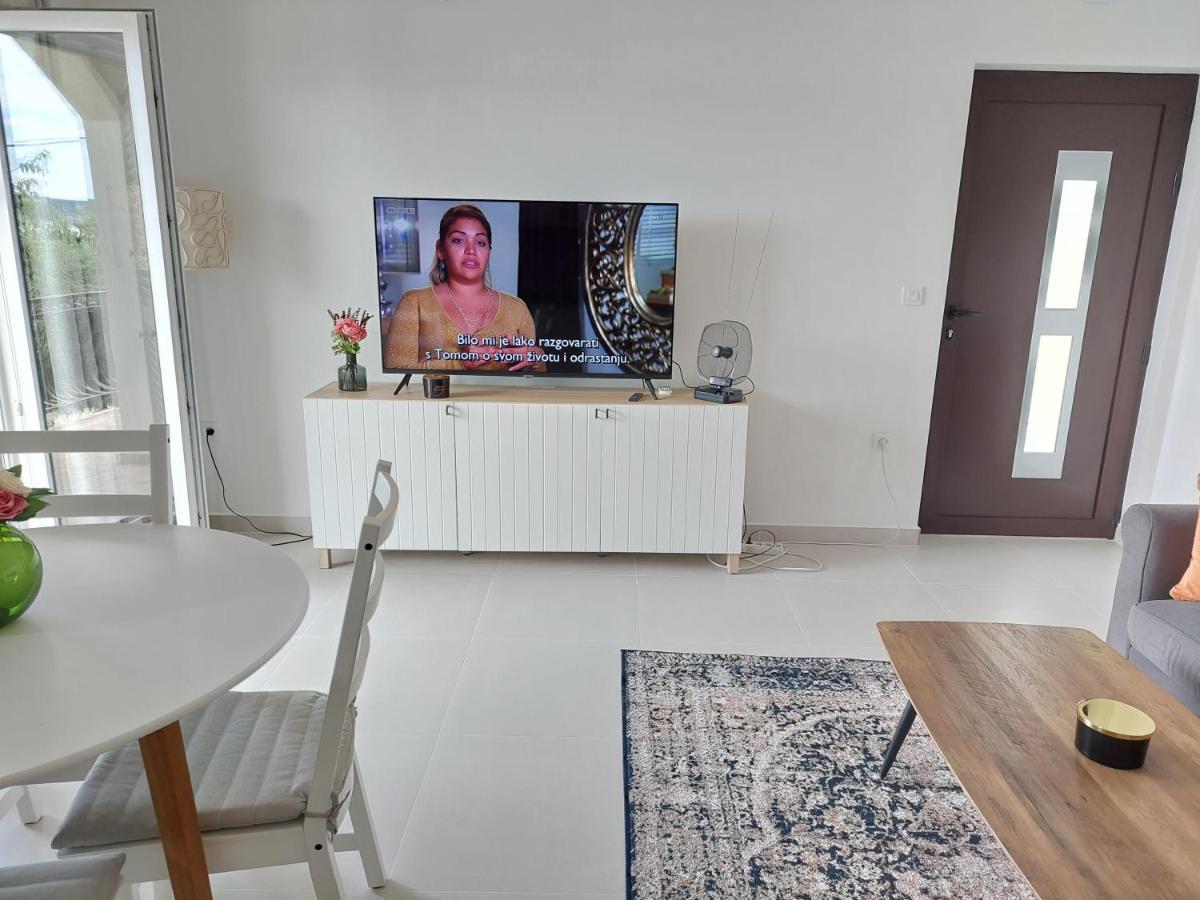 Apartment Big Blue 마슬레니차 외부 사진