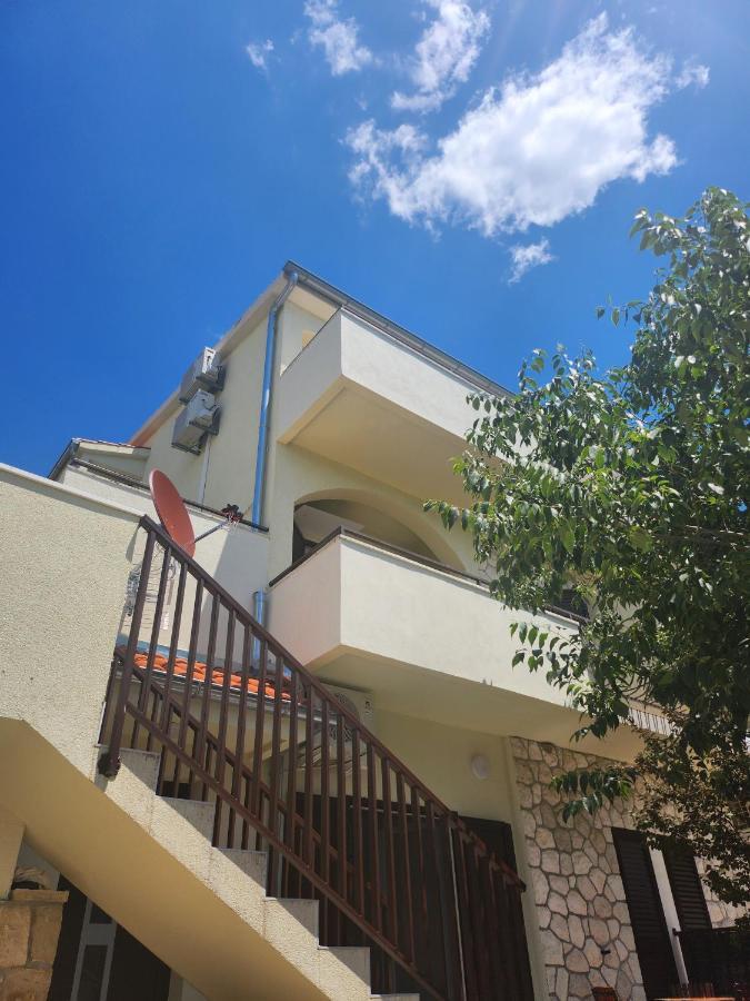 Apartment Big Blue 마슬레니차 외부 사진